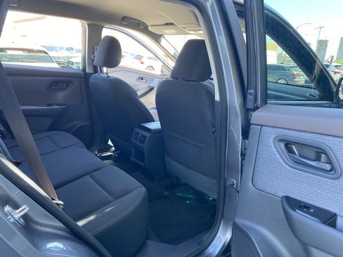 Used 2023 Nissan Rogue S image 17