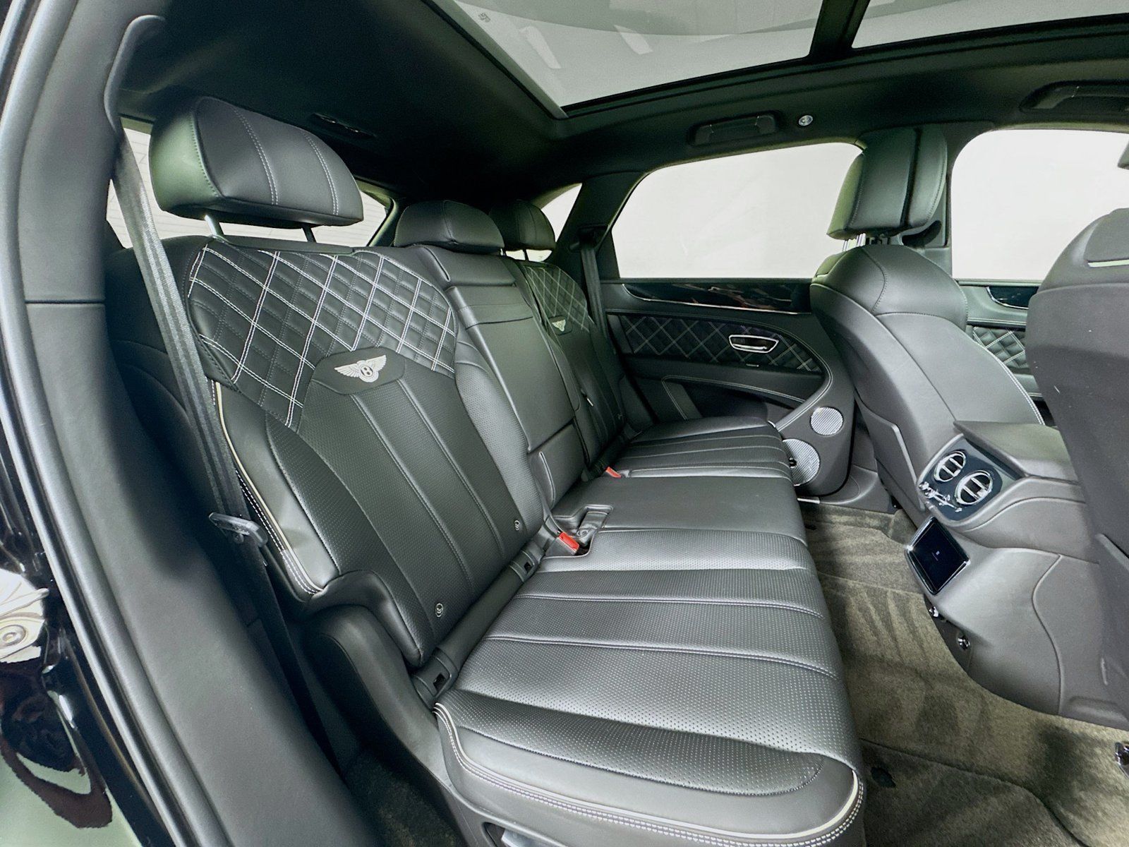Certified 2021 Bentley Bentayga AWD/4WD image 27