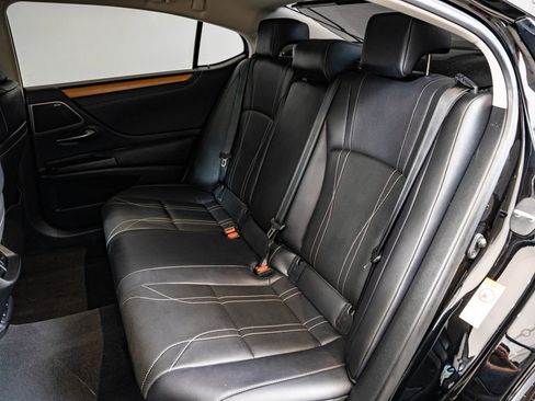 Used 2019 Lexus ES 300h FWD image 44