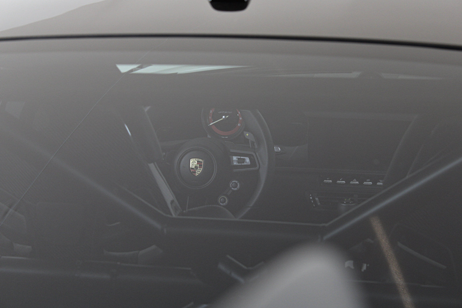 Used 2024 Porsche 911 GT3 RS RWD image 32