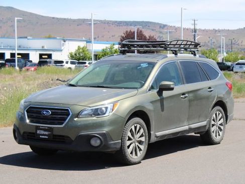Used 2017 Subaru Outback 3.6R Touring AWD/4WD image 8