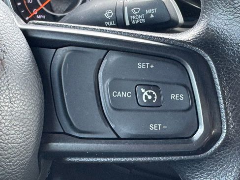 Used 2018 Jeep Wrangler Unlimited Sport image 8