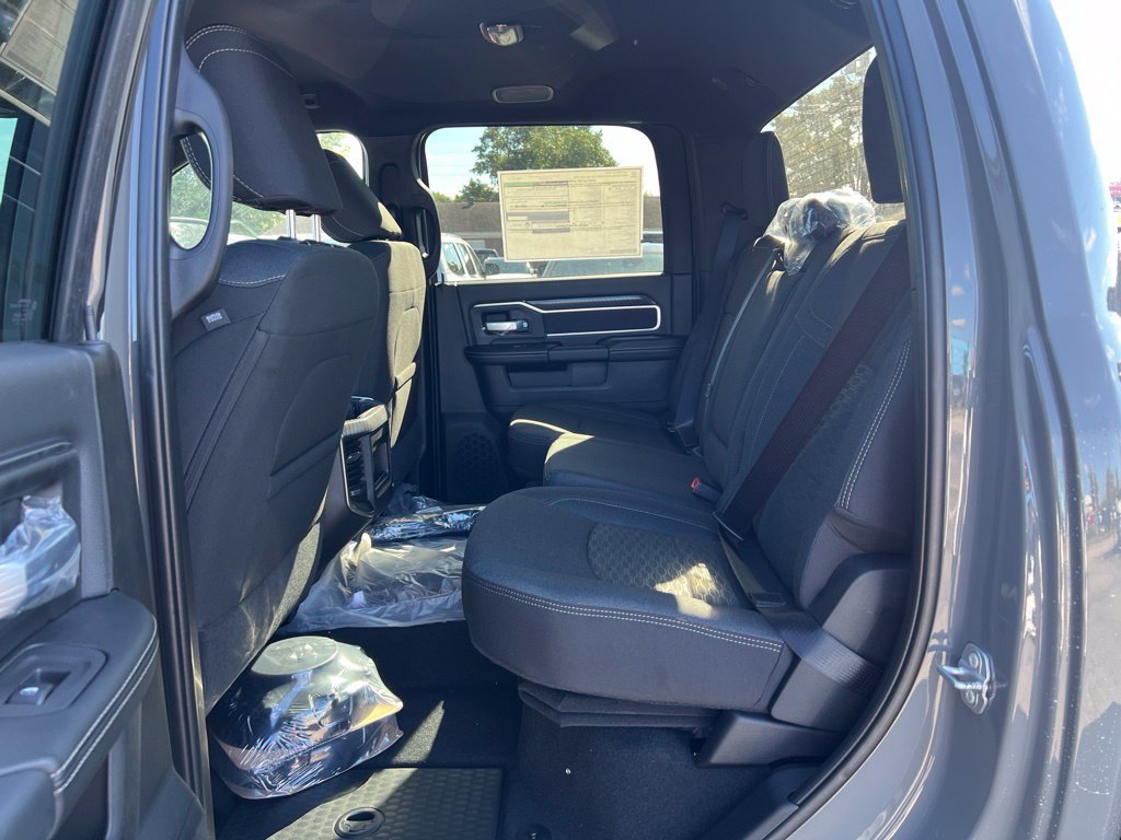 New 2027 RAM 3500 Big Horn AWD/4WD image 9