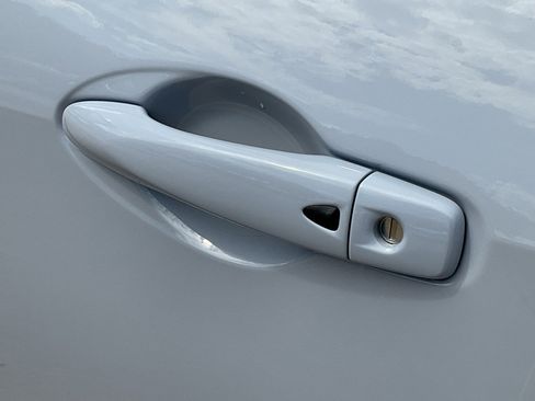 New 2025 Nissan Versa SR w/ Trunk Package image 9