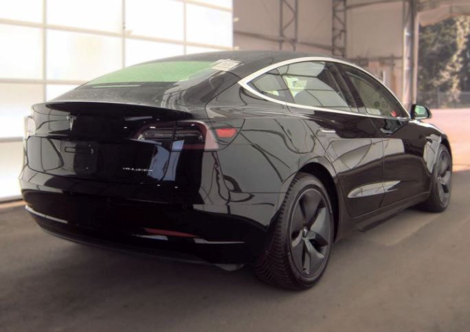 Used 2018 Tesla Model 3 Long Range AWD/4WD image 3
