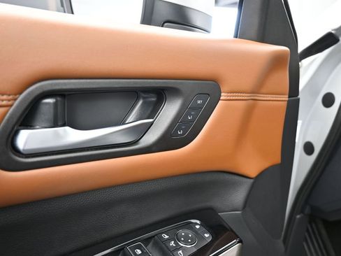 Used 2023 Nissan Pathfinder Platinum image 17