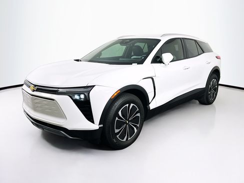 Used 2024 Chevrolet Blazer EV LT AWD/4WD image 3