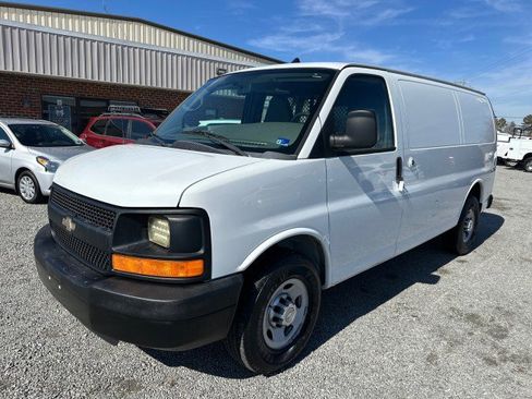Used 2013 Chevrolet Express 2500 image 2