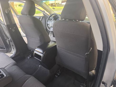 Used 2016 Toyota Camry LE image 27