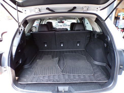 Used 2017 Subaru Outback 2.5i Limited AWD/4WD image 23