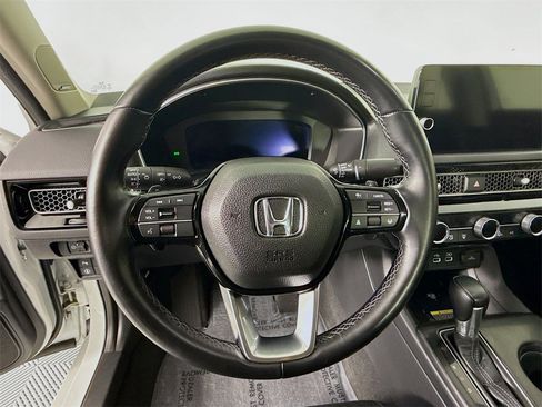 Used 2022 Honda Civic Touring image 12