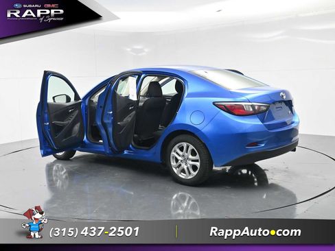 Used 2017 Toyota Yaris iA FWD image 30