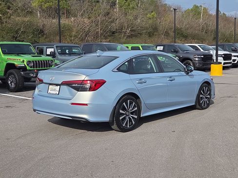 Used 2023 Honda Civic EX image 3