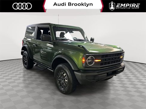 Used 2023 Ford Bronco Base image 1