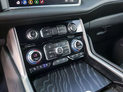 Used 2021 GMC Yukon Denali RWD image 19