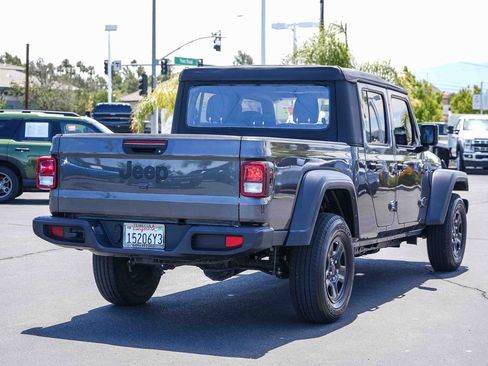 Used 2023 Jeep Gladiator Sport AWD/4WD image 6