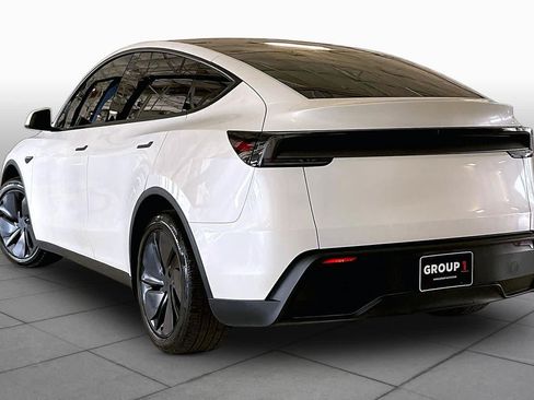 Used 2026 Tesla Model Y 2WD image 10