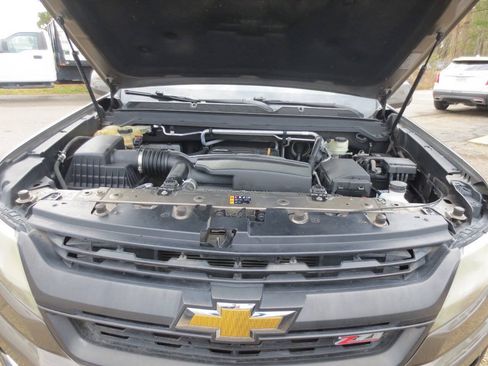 Used 2016 Chevrolet Colorado Z71 AWD/4WD image 4
