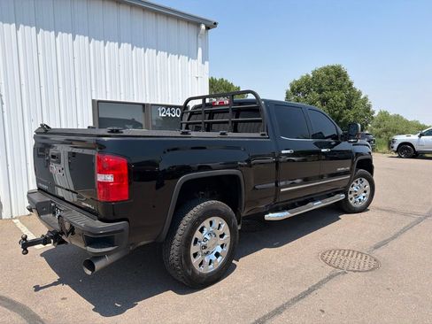 Used 2019 GMC Sierra 2500 Denali w/ Duramax Plus Package AWD/4WD image 3