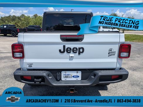 Used 2022 Jeep Gladiator Sport AWD/4WD image 5