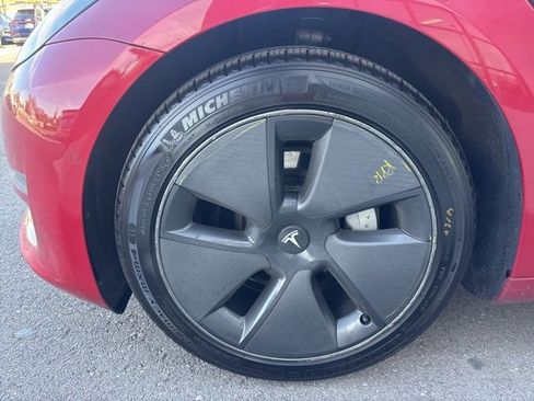 Used 2021 Tesla Model 3 Standard Range Plus image 4