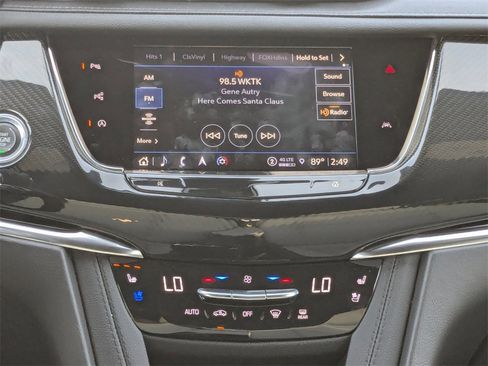 Used 2023 Cadillac XT6 Sport w/ Technology Package image 15