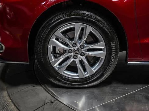 Certified 2024 Toyota Sienna Limited image 10