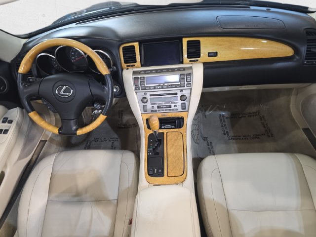 Used 2004 Lexus SC 430 Convertible w/ Preferred Accessory Pkg RWD image 17