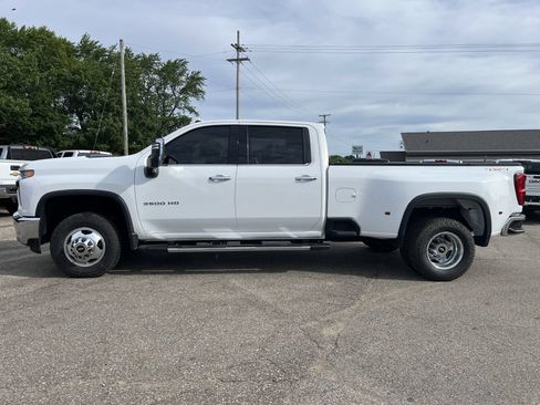 Used 2022 Chevrolet Silverado 3500 LTZ w/ LTZ Convenience Package AWD/4WD image 1