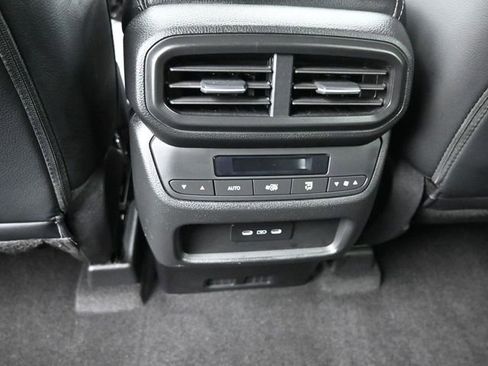 Used 2025 Honda Pilot EX-L image 35