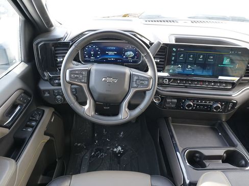 Used 2024 Chevrolet Silverado 2500 ZR2 w/ Technology Package image 21