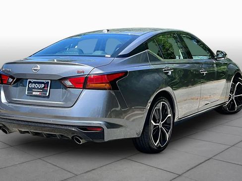 Used 2024 Nissan Altima 2.5 SR w/ SR Premium Package FWD image 13