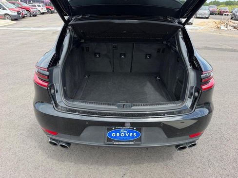 Used 2018 Porsche Macan Sport Edition AWD/4WD image 7