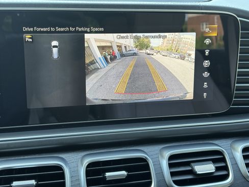 Certified 2023 Mercedes-Benz GLS 63 AMG 4MATIC image 16