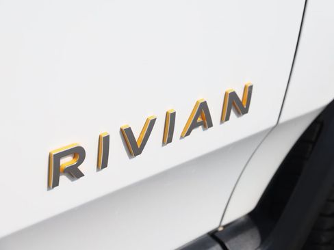 Used 2022 Rivian R1T Adventure image 57