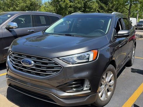 Used 2019 Ford Edge Titanium AWD/4WD image 2