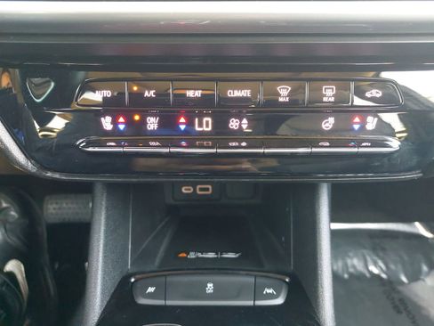 Used 2022 Chevrolet Bolt EUV Premier w/ Sun & Sound Package image 22