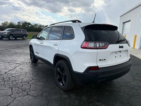 Used 2021 Jeep Cherokee Latitude Plus AWD/4WD image 3
