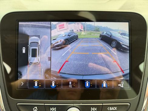 Used 2020 Chevrolet Equinox Premier AWD/4WD image 21