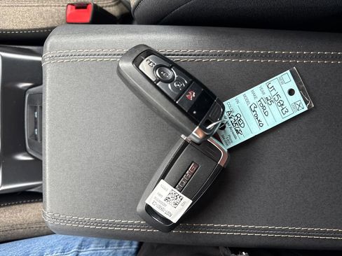 Used 2025 Ford Bronco Big Bend image 36