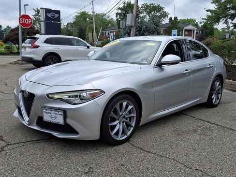 Used 2017 Alfa Romeo Giulia AWD w/ Cold Weather Package image 3