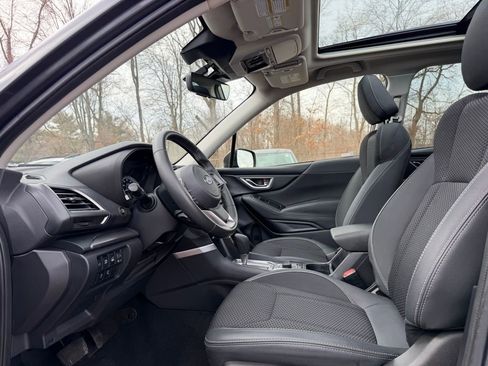 Used 2023 Subaru Forester Premium image 18