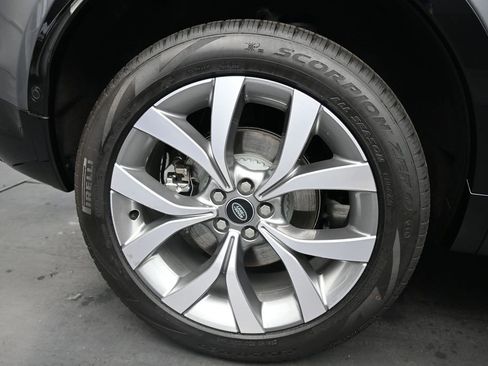 New 2026 Land Rover Discovery Sport Landmark AWD/4WD image 12
