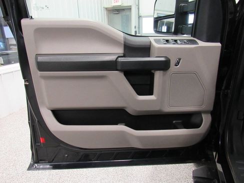 Used 2022 Ford F250 XL w/ Power Equipment Group AWD/4WD image 39