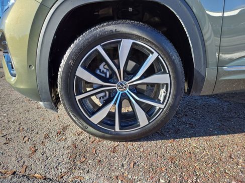 Used 2025 Volkswagen Atlas Cross Sport SEL Premium R-Line image 10