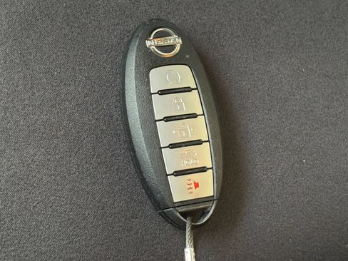 Used 2025 Nissan Altima 2.5 SV FWD image 24