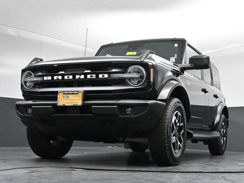 Certified 2025 Ford Bronco Outer Banks AWD/4WD image 39