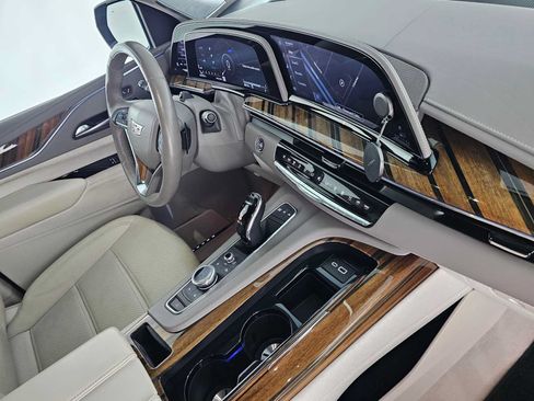 Used 2023 Cadillac Escalade Sport Platinum AWD/4WD image 11