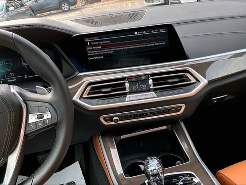 Used 2022 BMW X5 xDrive40i w/ Premium Package image 6
