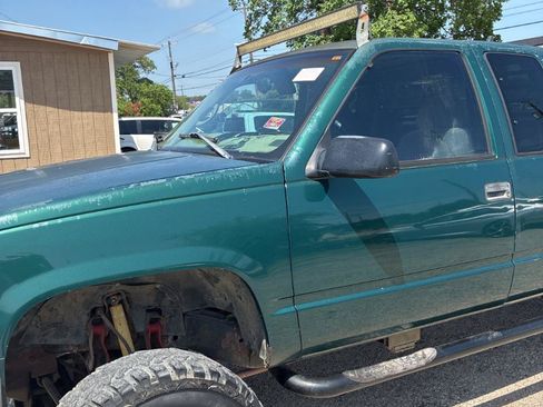 Used 1998 Chevrolet Silverado 1500 4x4 Extended Cab w/ Preferred Equipment Group 2 image 4